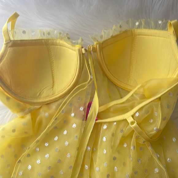 36C VS Victoria’s Secret Sexy little things Yellow Chemise Costume Lingerie Slip - Picture 16 of 16